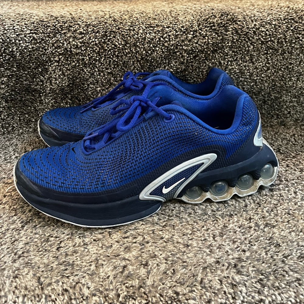Nike Air Max DN Big Boys Tennis Shoes Size 7 Youth